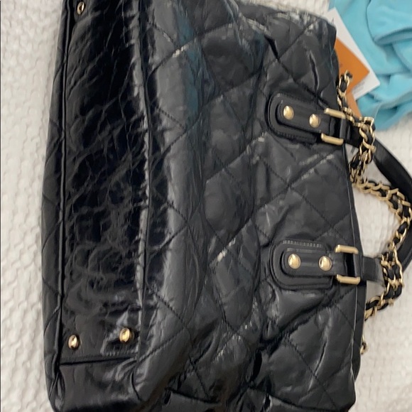 Large CHANEL chain tote - Picture 4 of 4